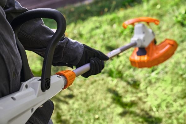 Триммер аккумуляторный STIHL FSA 50 SET (FA110115713) Триммер аккумуляторный STIHL FSA 50 SET (FA110115713)