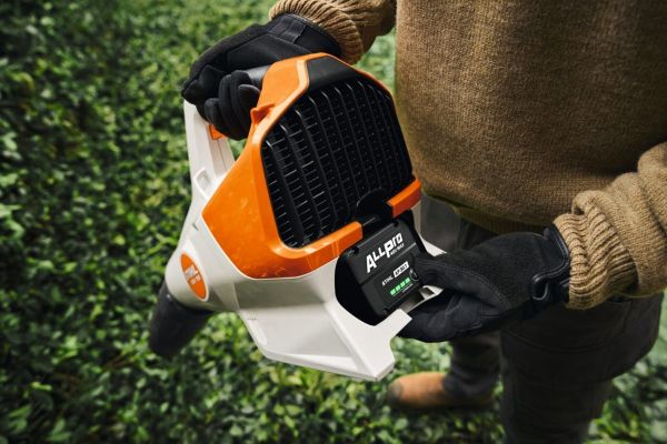 Акумуляторний повітродув STIHL BGA 110 (BA100115904)