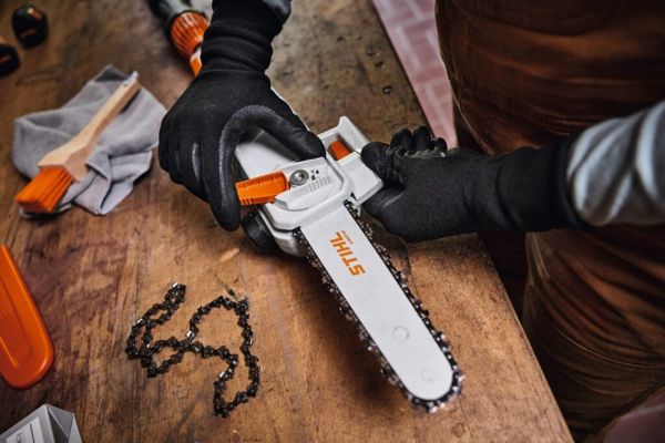 Высоторез аккумуляторный STIHL HTA 30 SET (LA050116418)